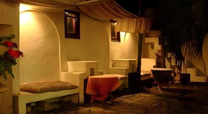 Arabian Art Hotel & Gallery Onjuku Exterior photo